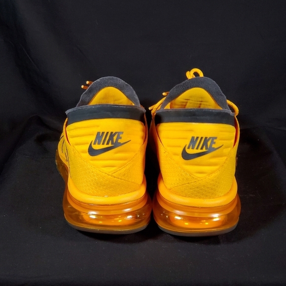 Nike - Picture 4 of 7